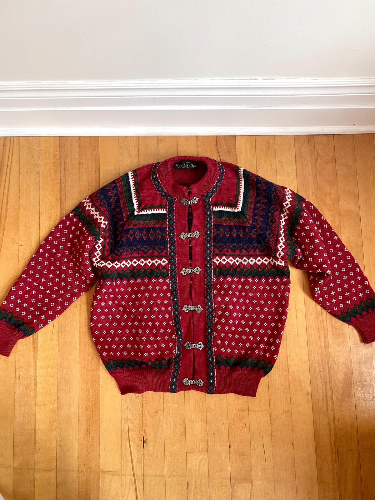 1980s Nordstrikk Wool Norwegian Cardigan. L