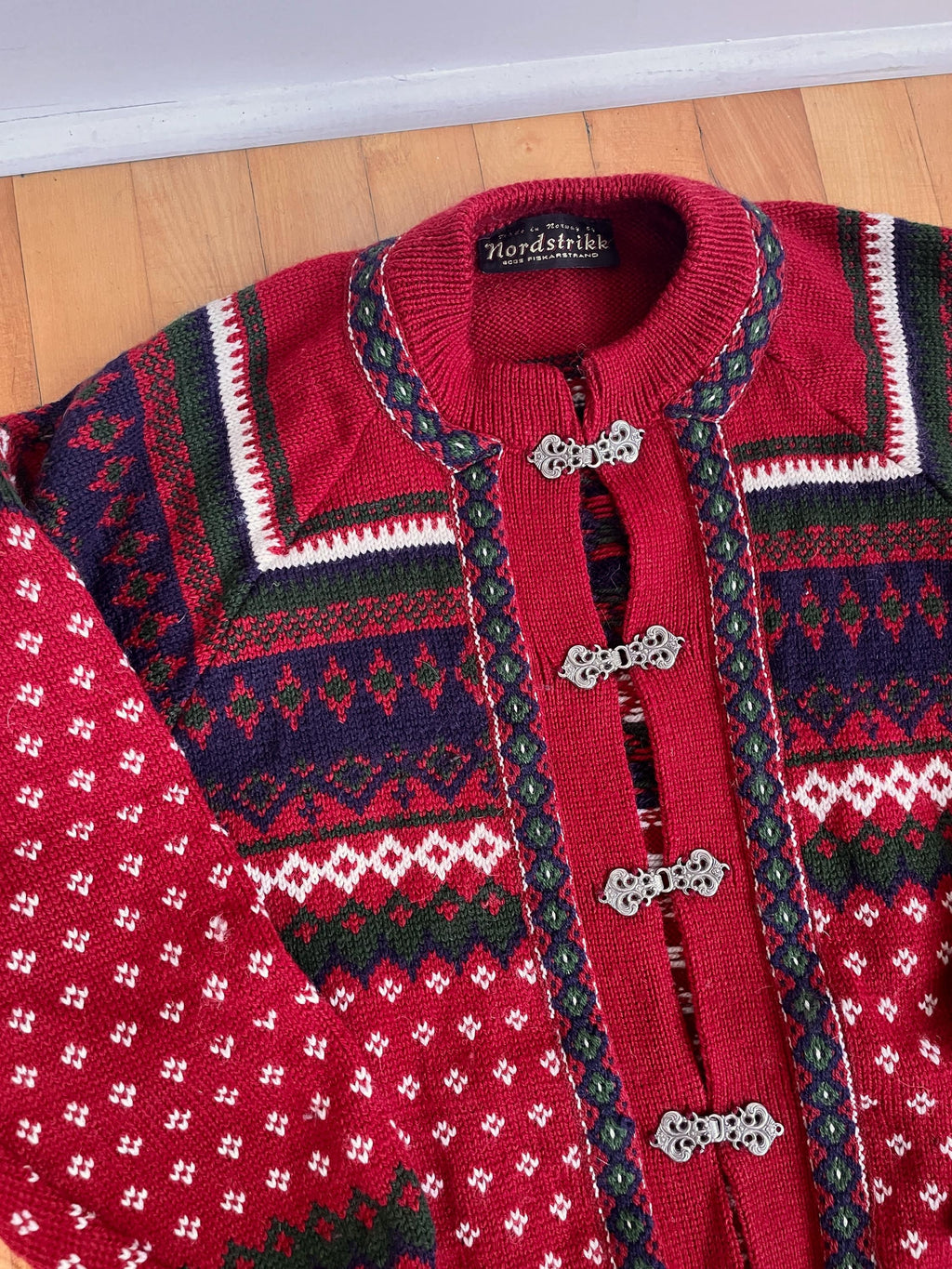 1980s Nordstrikk Wool Norwegian Cardigan. L