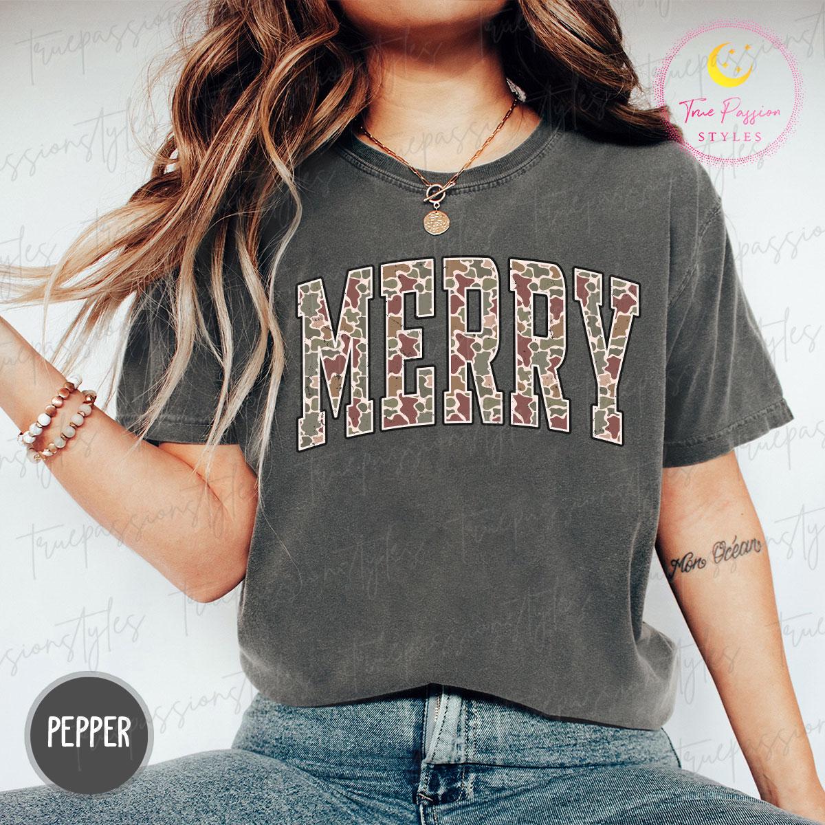 Camo Merry Christmas Sweatshirt, Holiday Xmas Gift, Retro Merry Shirt, Festive Holiday Sweater, Womens Christmas Vibes Outfit S074346