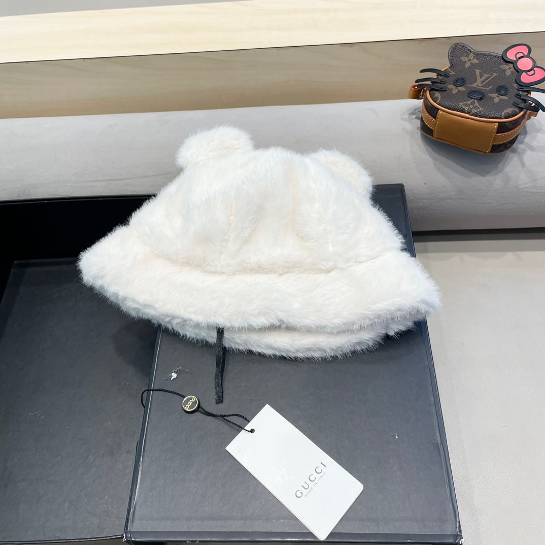 BUCKET HAT IN WHITE FLEECE 397932