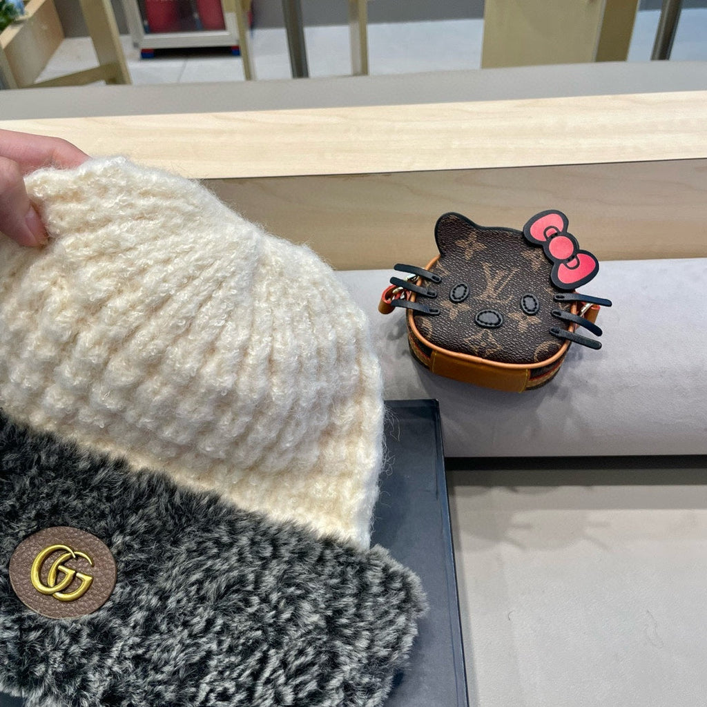 BEANIE HAT IN WHITE WOOL AND FLEECE 399546