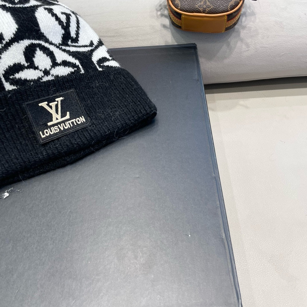 KNITTED BEANIE HAT IN BLACK MIX WHITE WOOL AND RABBIT FUR 426245