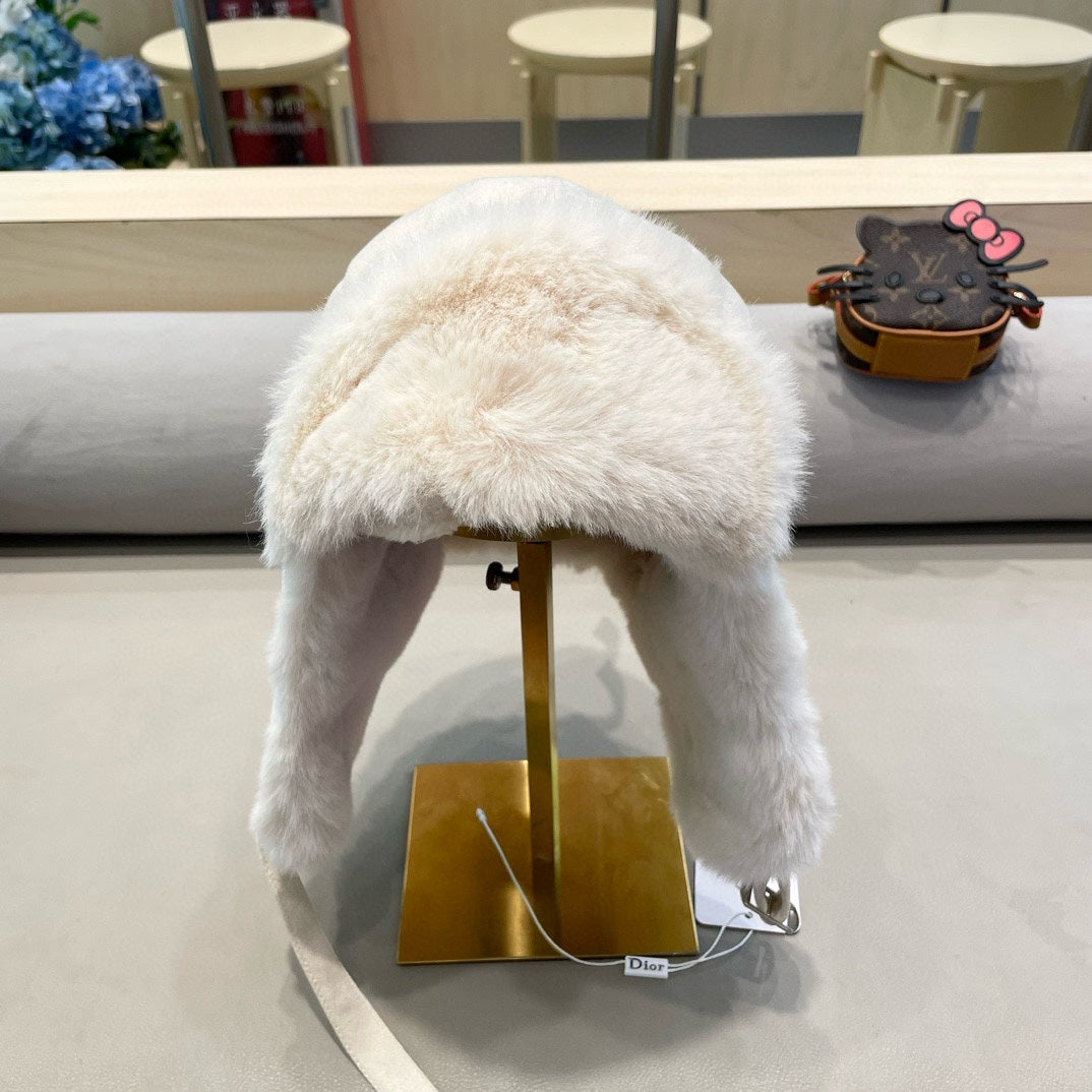 TRAPPER HAT IN WHITE VELVET AND RABBIT FUR 431383