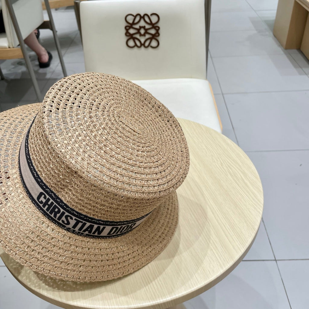 BUCKET HAT IN DARK BEIGE RAFFIA