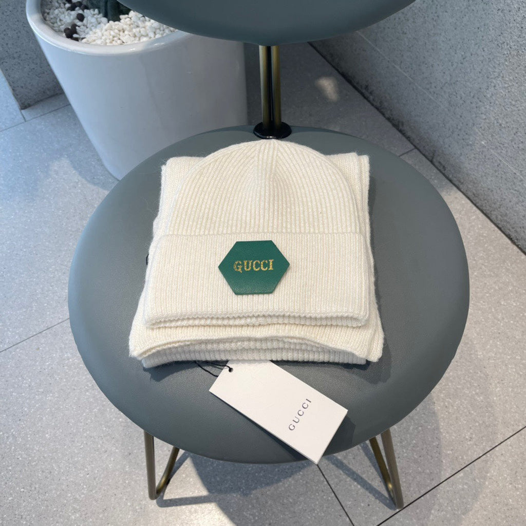 SET SCARF AND HAT IN WHITE WOOL 414804