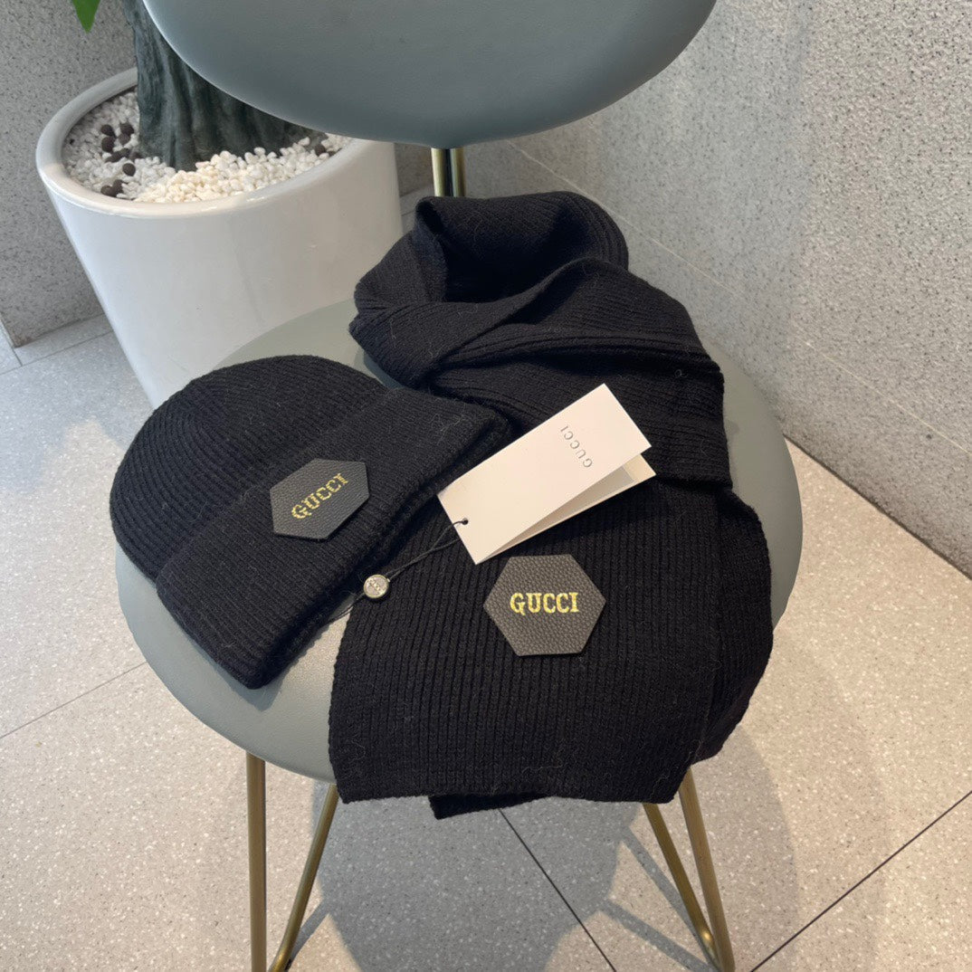 SET SCARF AND HAT IN BLACK WOOL 414805