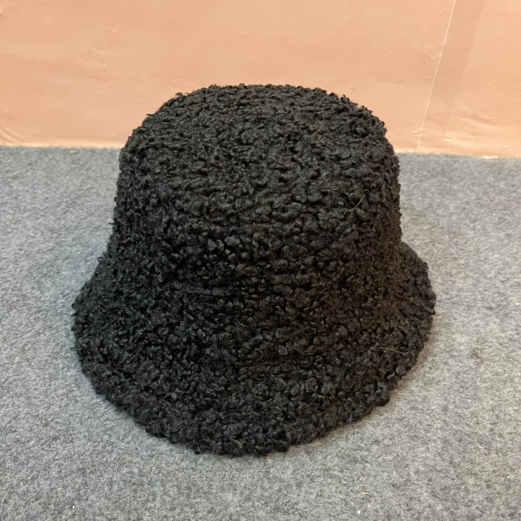 BUCKET HAT IN BLACK FLEECE 436567