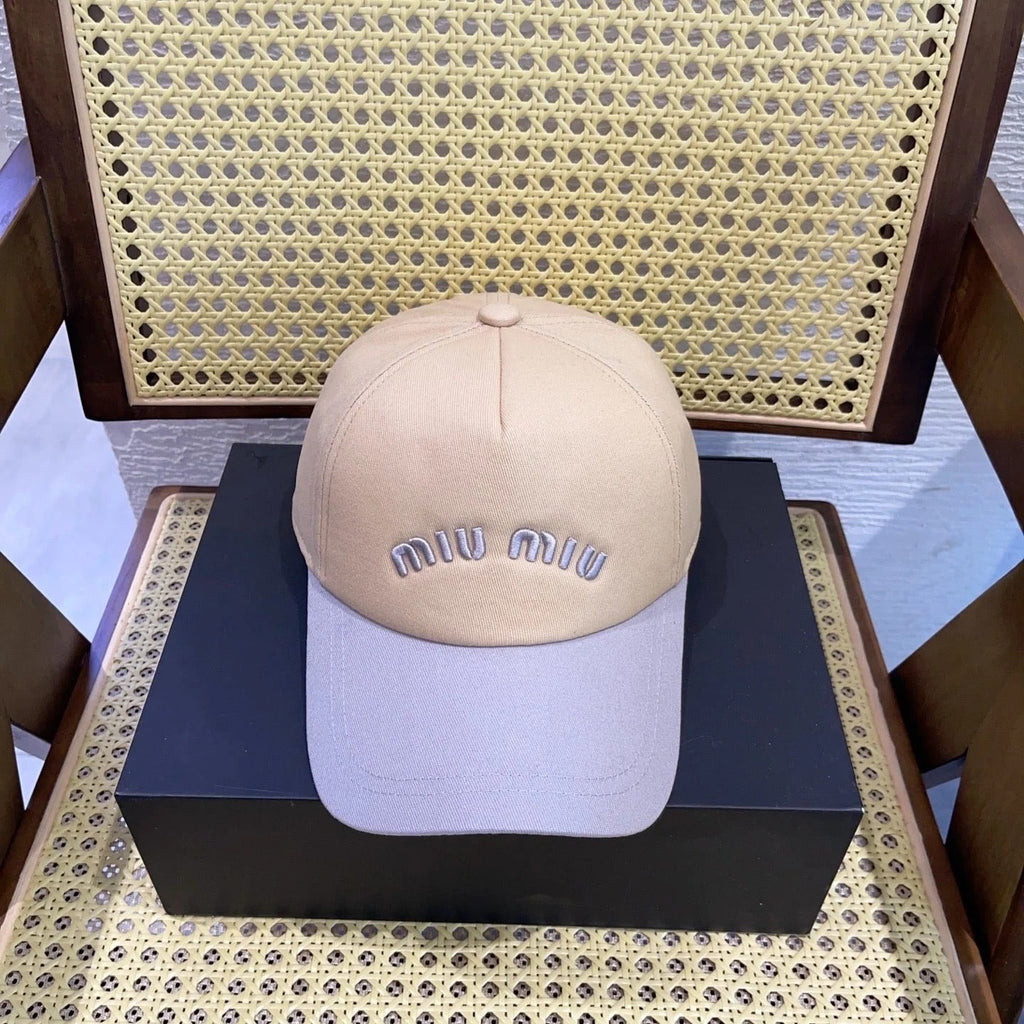 MM BASEBALL CAP IN LIGHT BEIGE AND PURPLE FABRIC WITH LOGO EMBROIDERY