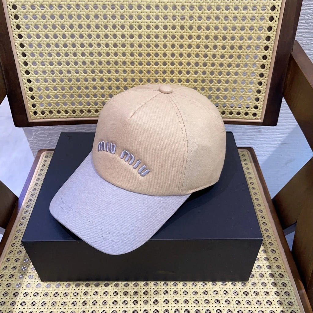 MM BASEBALL CAP IN LIGHT BEIGE AND PURPLE FABRIC WITH LOGO EMBROIDERY