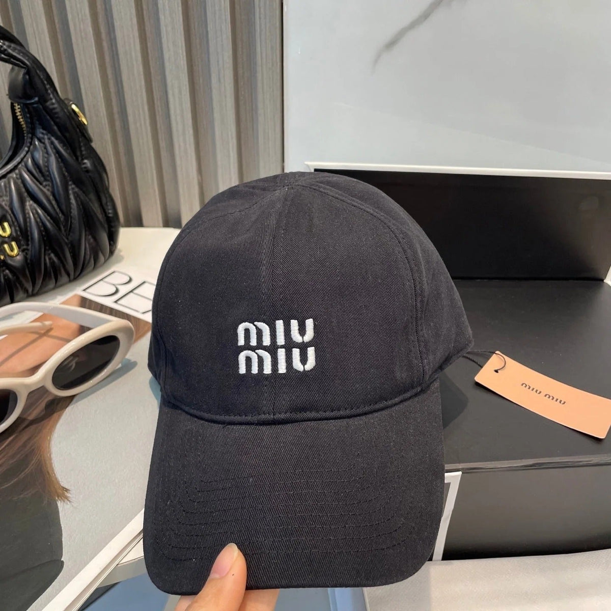 MM BASEBALL CAP IN BLACK FABRIC BRAND EMBROIDERY