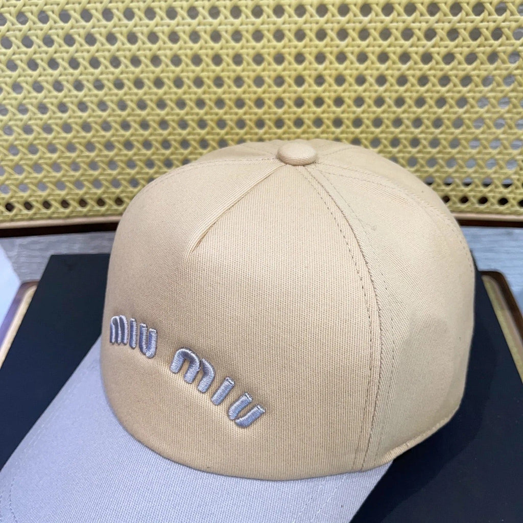 MM BASEBALL CAP IN LIGHT BEIGE AND PURPLE FABRIC WITH LOGO EMBROIDERY